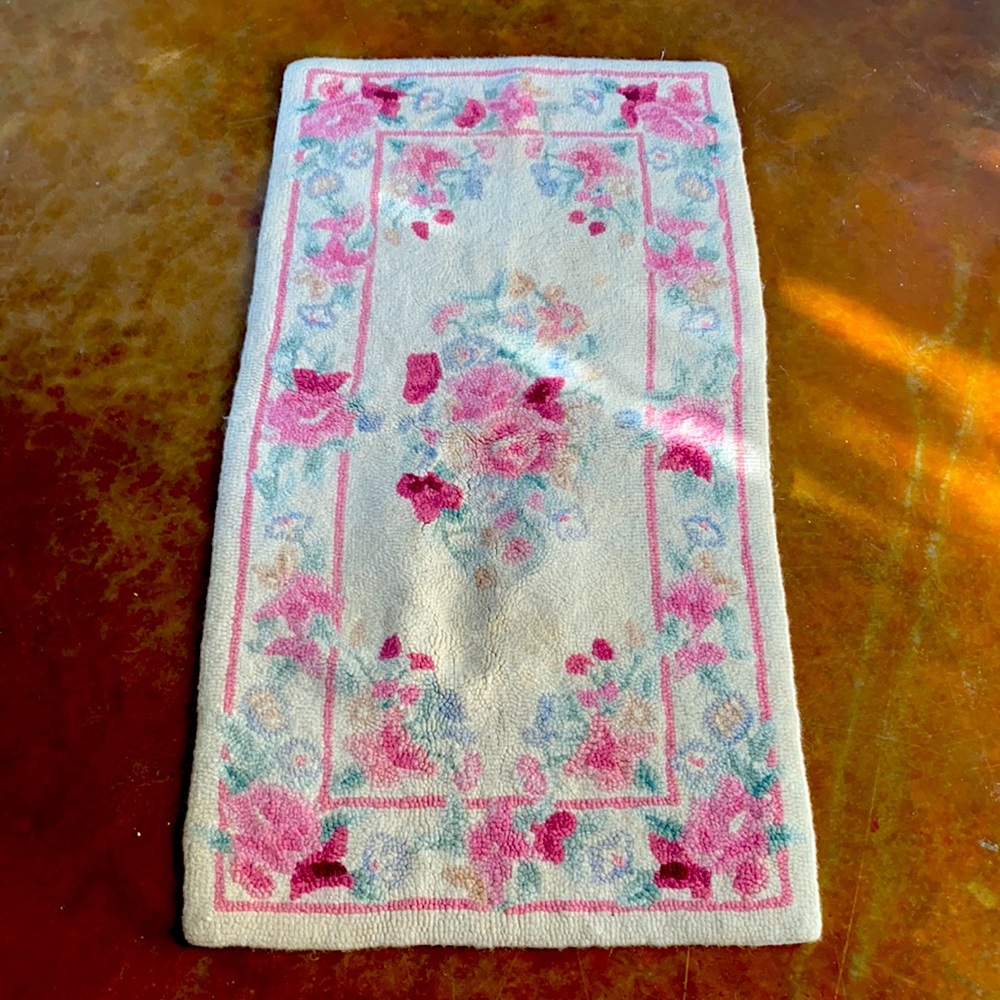 🌸💐Floral accent rug